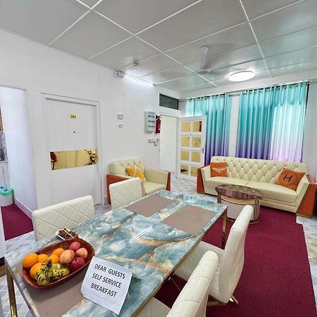 Ontrack Travel Transit Hotel Male Zewnętrze zdjęcie