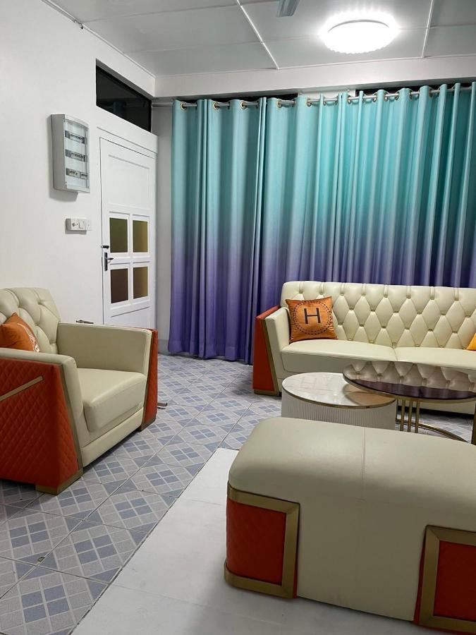 Ontrack Travel Transit Hotel Male Zewnętrze zdjęcie