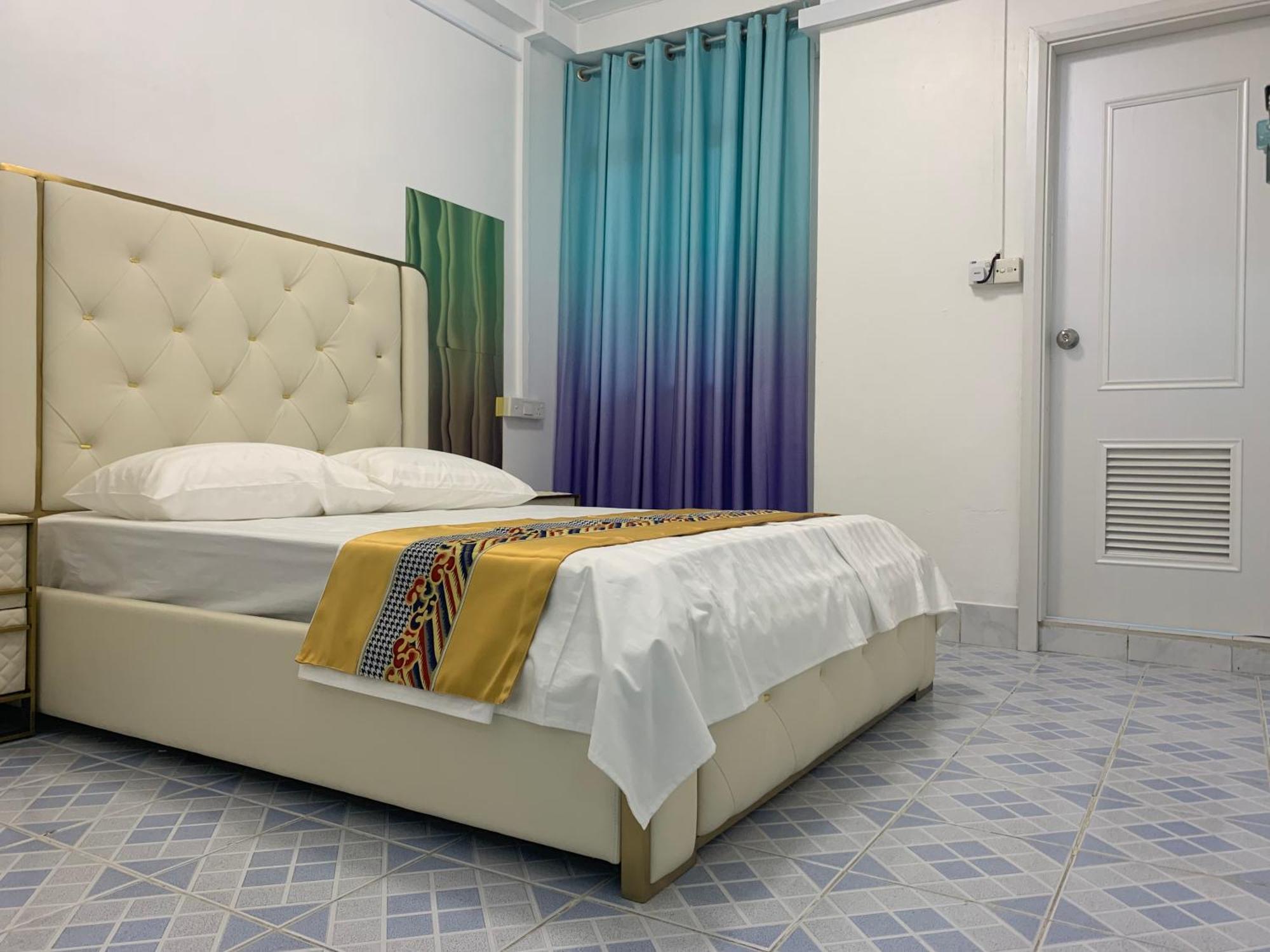 Ontrack Travel Transit Hotel Male Zewnętrze zdjęcie