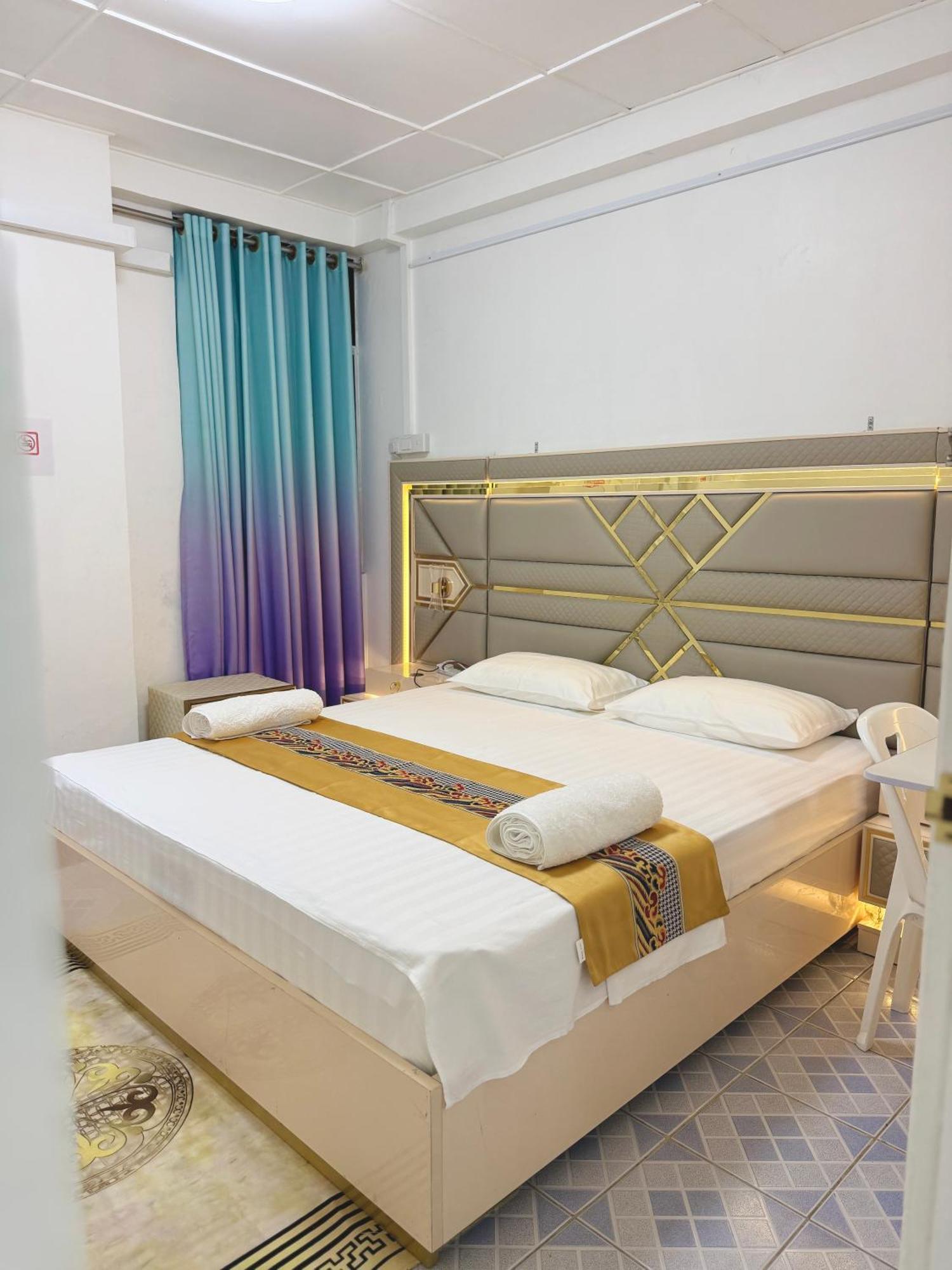 Ontrack Travel Transit Hotel Male Zewnętrze zdjęcie