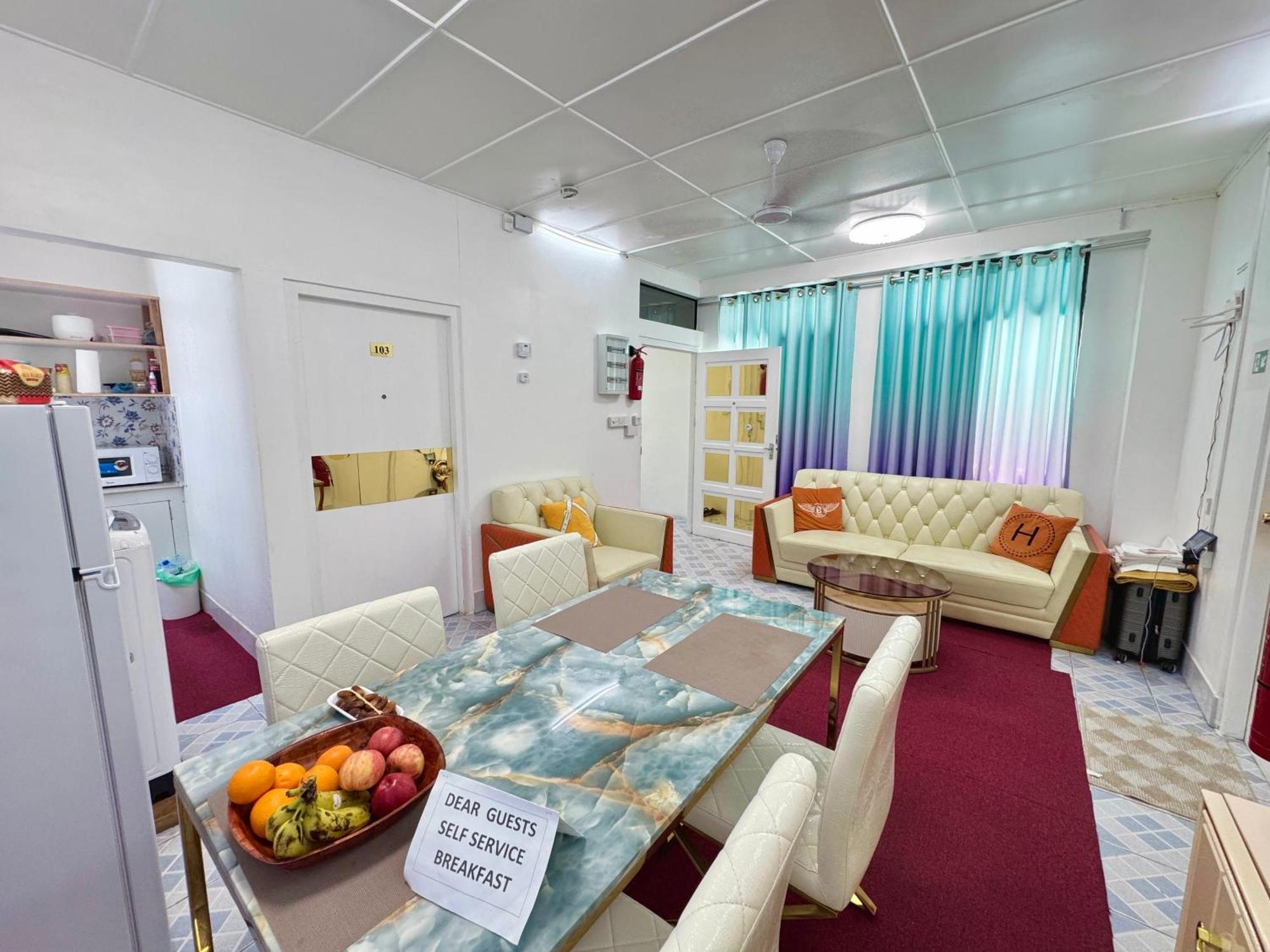 Ontrack Travel Transit Hotel Male Zewnętrze zdjęcie
