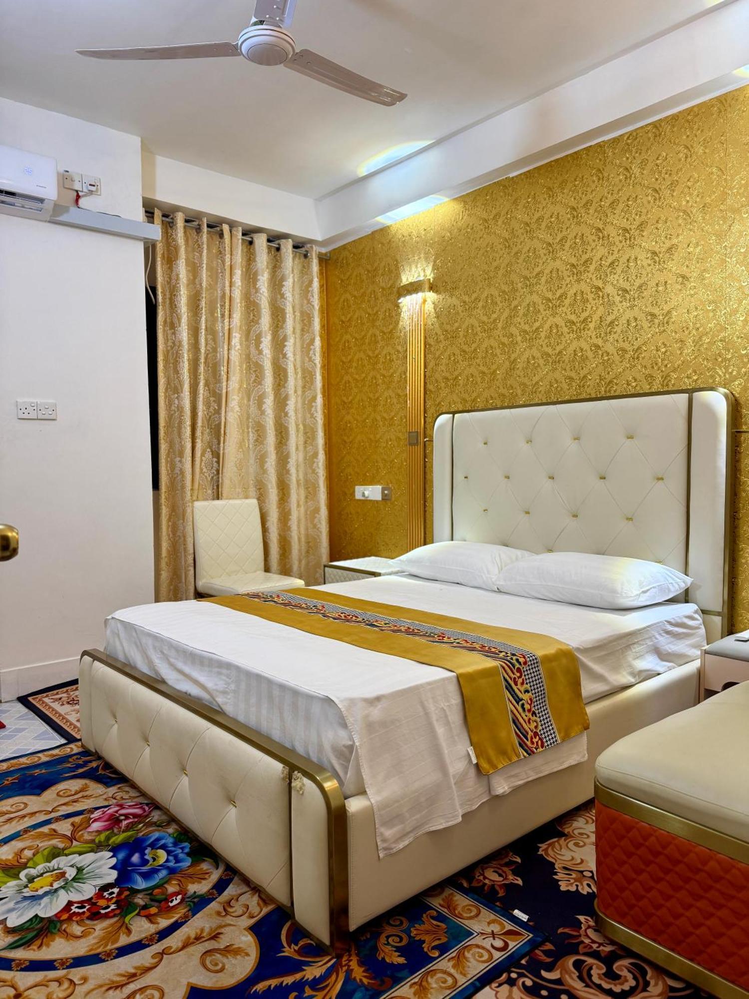 Ontrack Travel Transit Hotel Male Zewnętrze zdjęcie